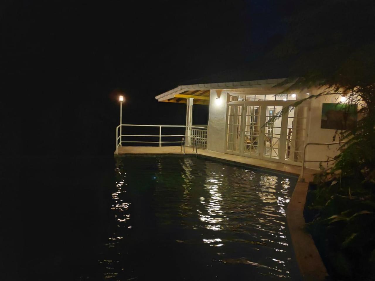 Royal River Resort Kitulgala Exterior photo